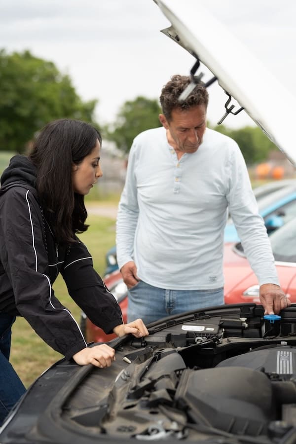 Fahrzeugtechnik: Blick in den Motorraum
